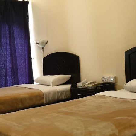 Royal Creek Hotel Дубай Екстериор снимка