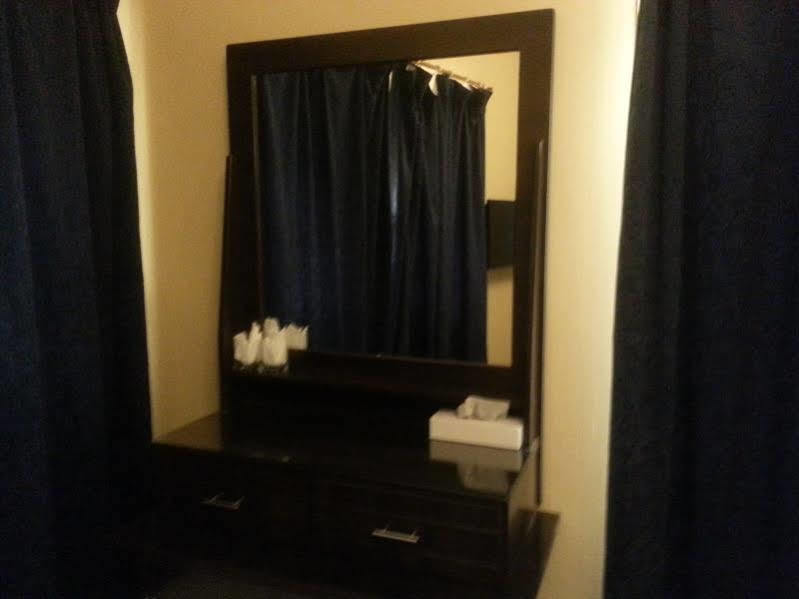 Royal Creek Hotel Дубай Екстериор снимка