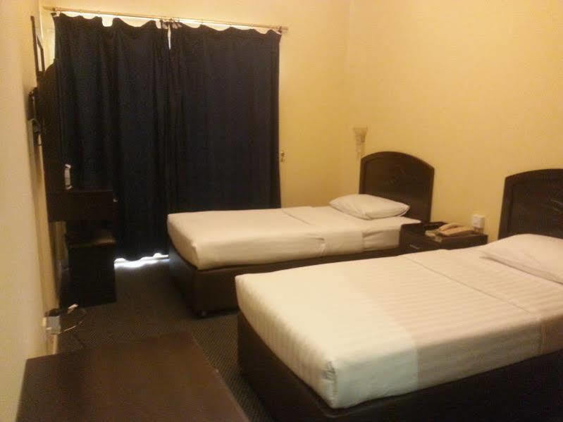 Royal Creek Hotel Дубай Екстериор снимка
