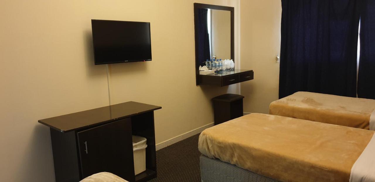 Royal Creek Hotel Дубай Екстериор снимка
