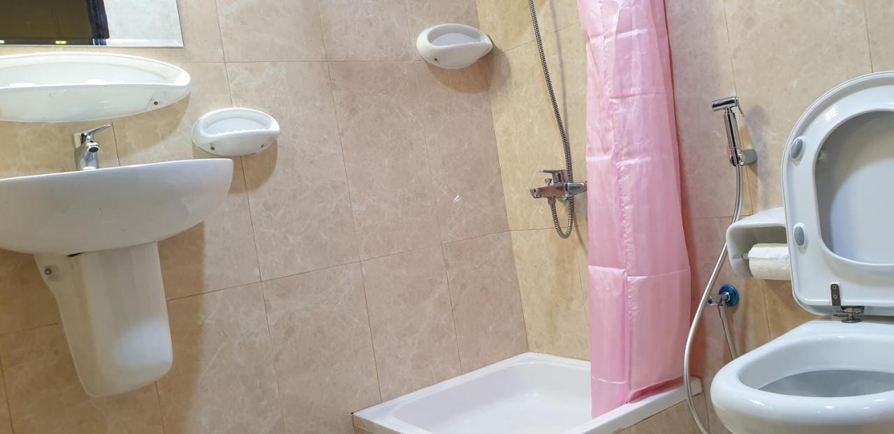 Royal Creek Hotel Дубай Екстериор снимка